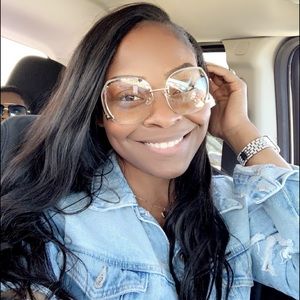 Meet your Posher, Briana